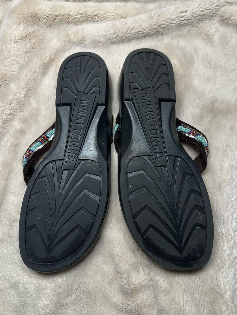 Minnetonka Sandals Womnes size 9 - Picture 3 of 6